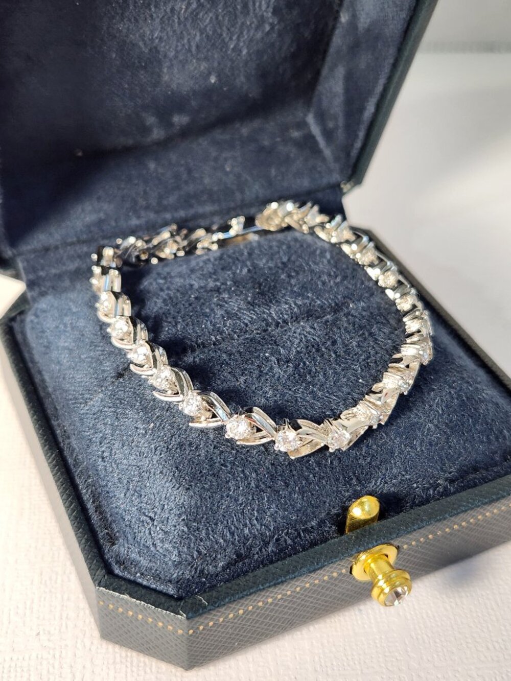 ITALY VTG True VTG 10K White Gold Heart Link Tennis Bracelet 7” 10.81g - Picture 5 of 14